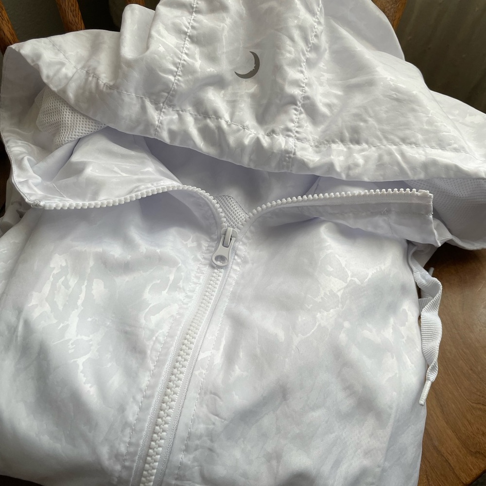Zyia active white leopard zip up hooded jacket